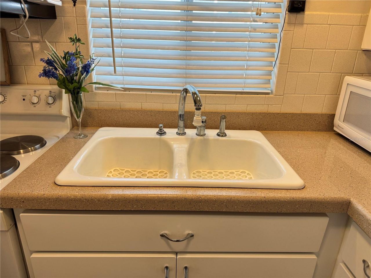 1826 Sunny Drive, Unit D26, Bradenton, FL 34207 Photo