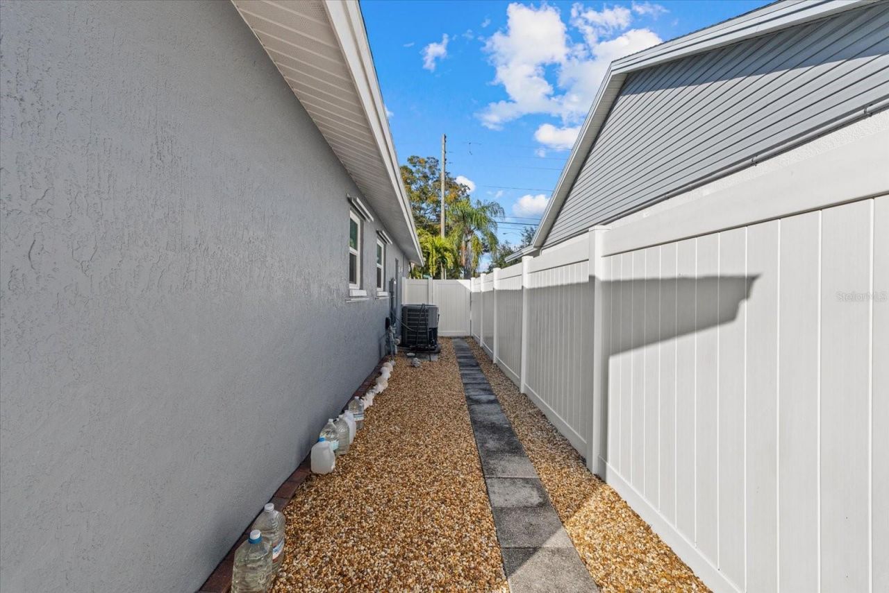 9320 126th Avenue, Largo, FL 33773 Photo