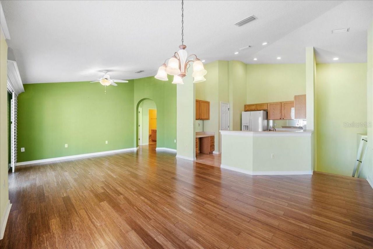 564 52nd Avenue N, Saint Petersburg, FL 33703 Photo