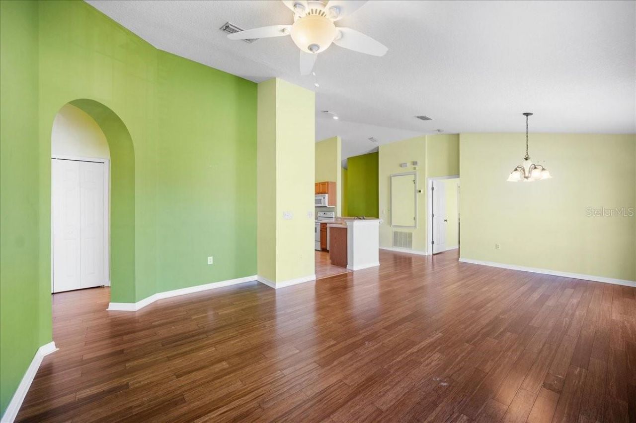 564 52nd Avenue N, Saint Petersburg, FL 33703 Photo