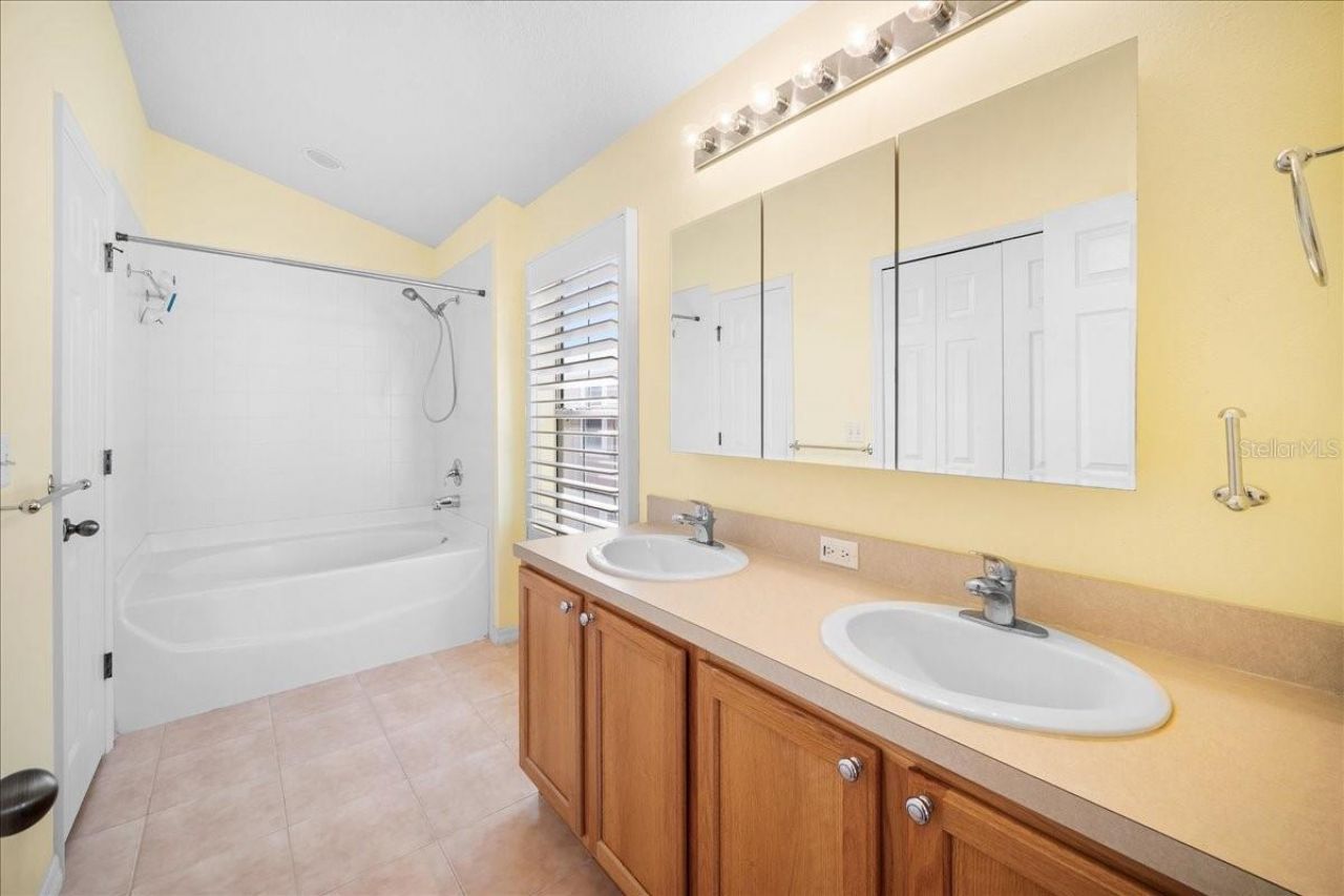 564 52nd Avenue N, Saint Petersburg, FL 33703 Photo