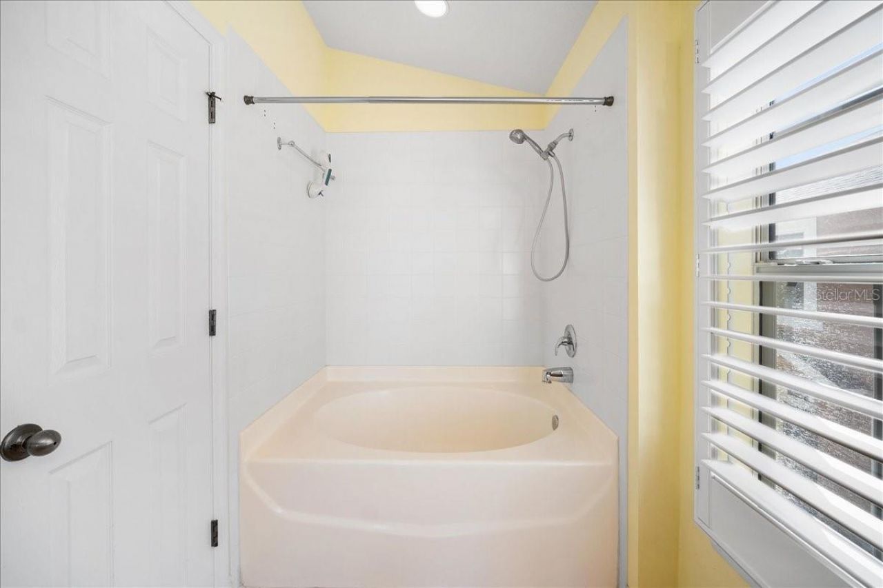 564 52nd Avenue N, Saint Petersburg, FL 33703 Photo