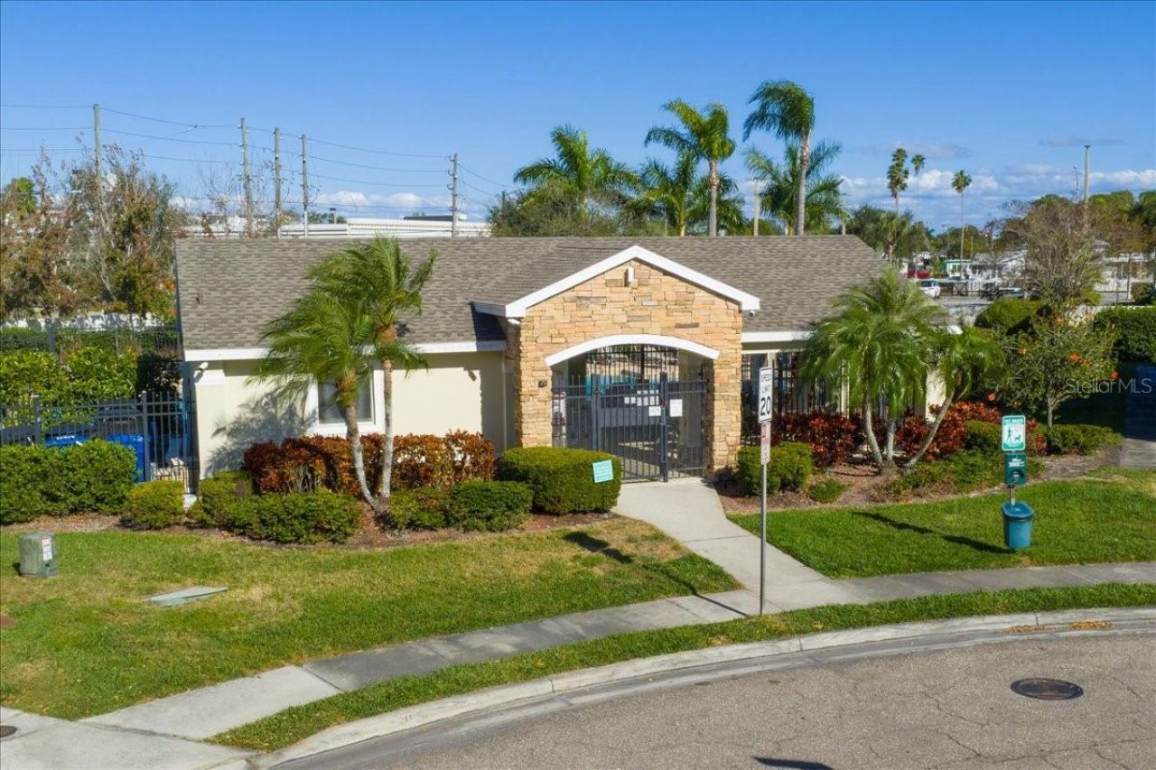 564 52nd Avenue N, Saint Petersburg, FL 33703 Photo