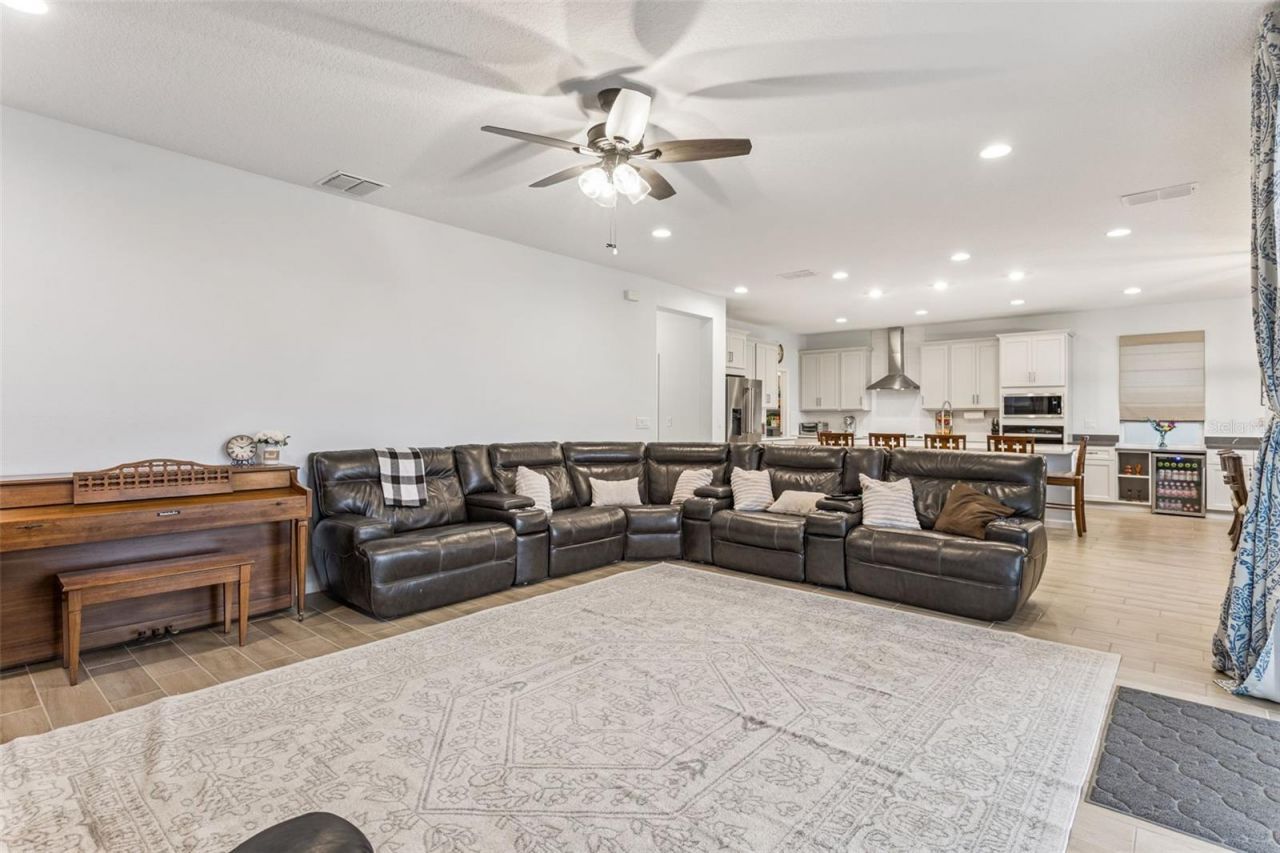 594 Via Bella Court, Howey in the Hills, FL 34737 Photo