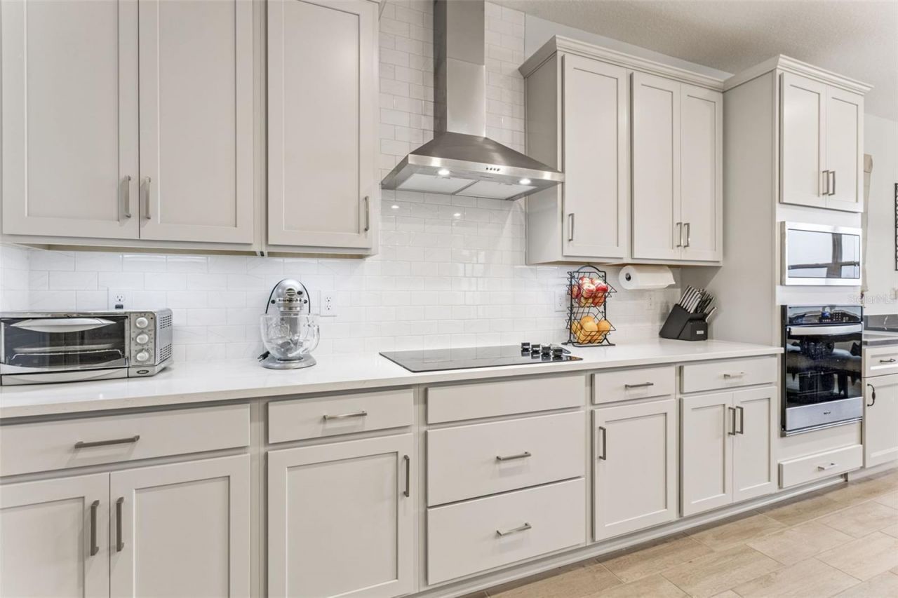 594 Via Bella Court, Howey in the Hills, FL 34737 Photo