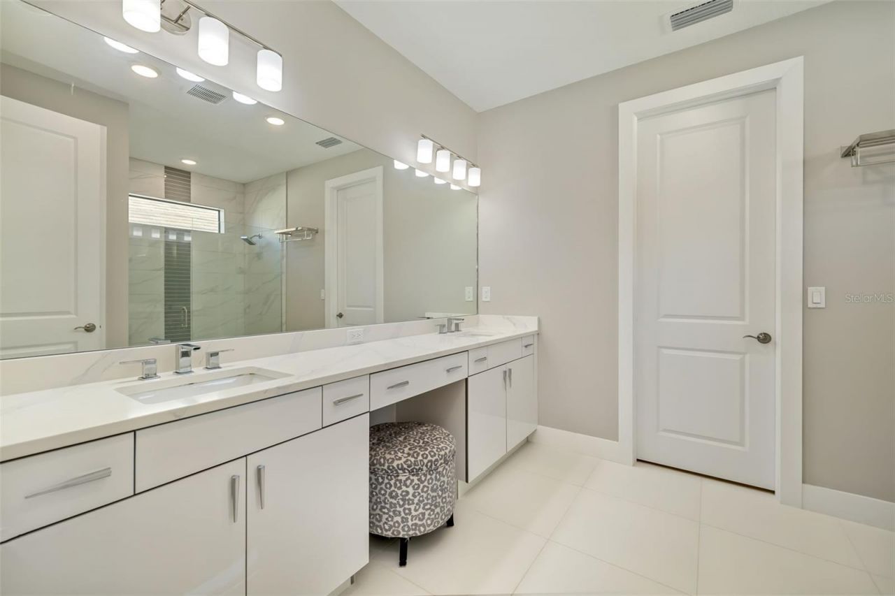 5244 Barnett Circle, Bradenton, FL 34211 Photo