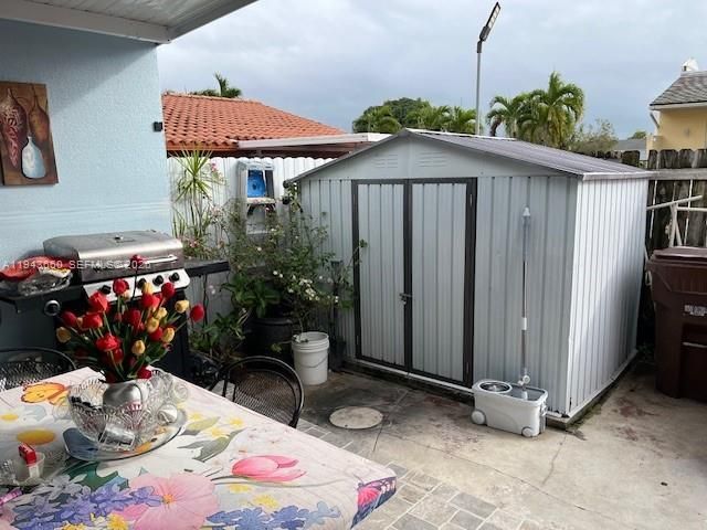 4211 W 10th Ln , Hialeah, FL 33012 Photo