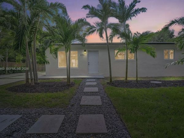 21021 NE 13th Pl, Miami, FL 33179