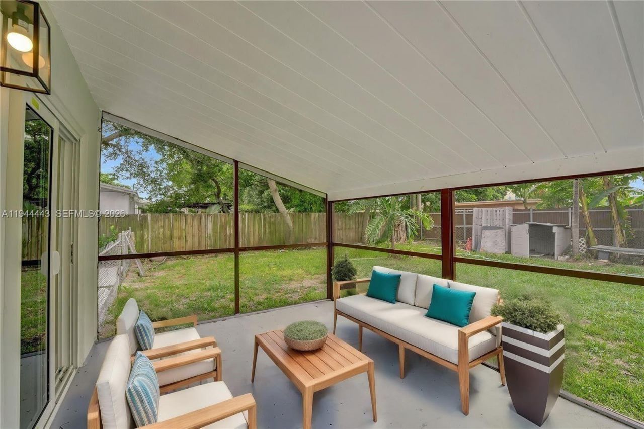 21021 NE 13th Pl, Miami, FL 33179 Photo