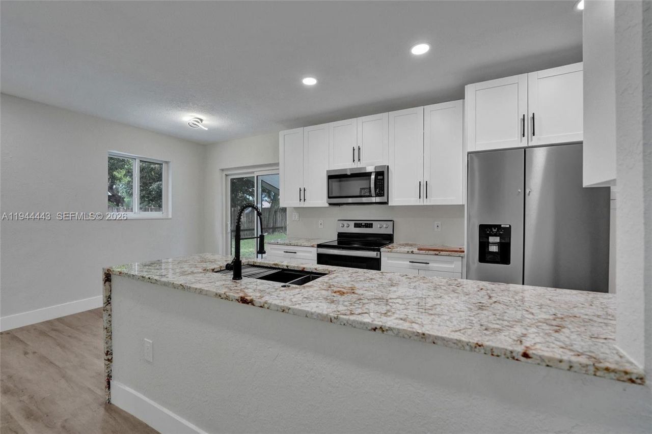 21021 NE 13th Pl, Miami, FL 33179 Photo