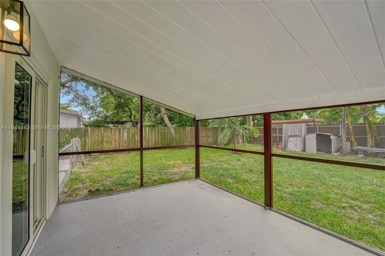 21021 NE 13th Pl, Miami, FL 33179 Photo