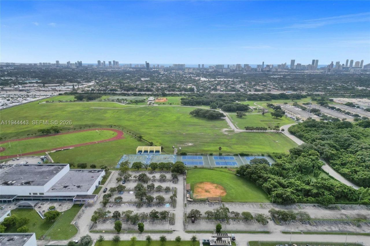 21021 NE 13th Pl, Miami, FL 33179 Photo