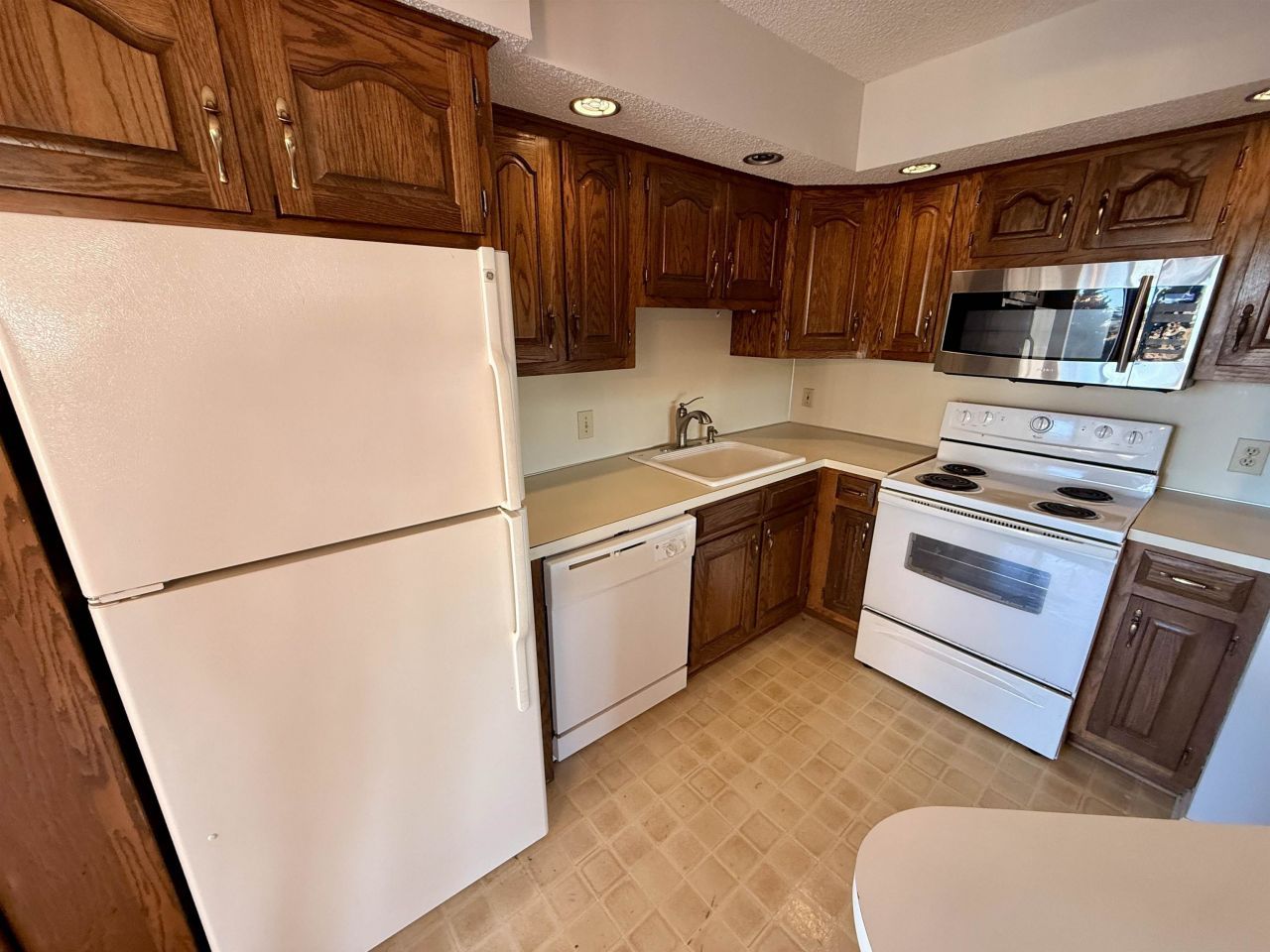 4230 Pinehurst Circle Photo 7