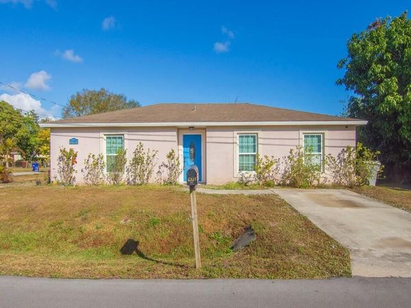 2436 42nd Place, Vero Beach, FL 32967