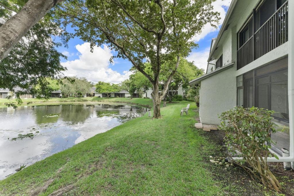 3993 Carambola Circle N, Unit 2998, Coconut Creek, FL 33066 Photo