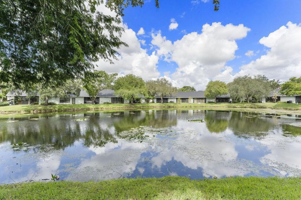 3993 Carambola Circle N, Unit 2998, Coconut Creek, FL 33066 Photo