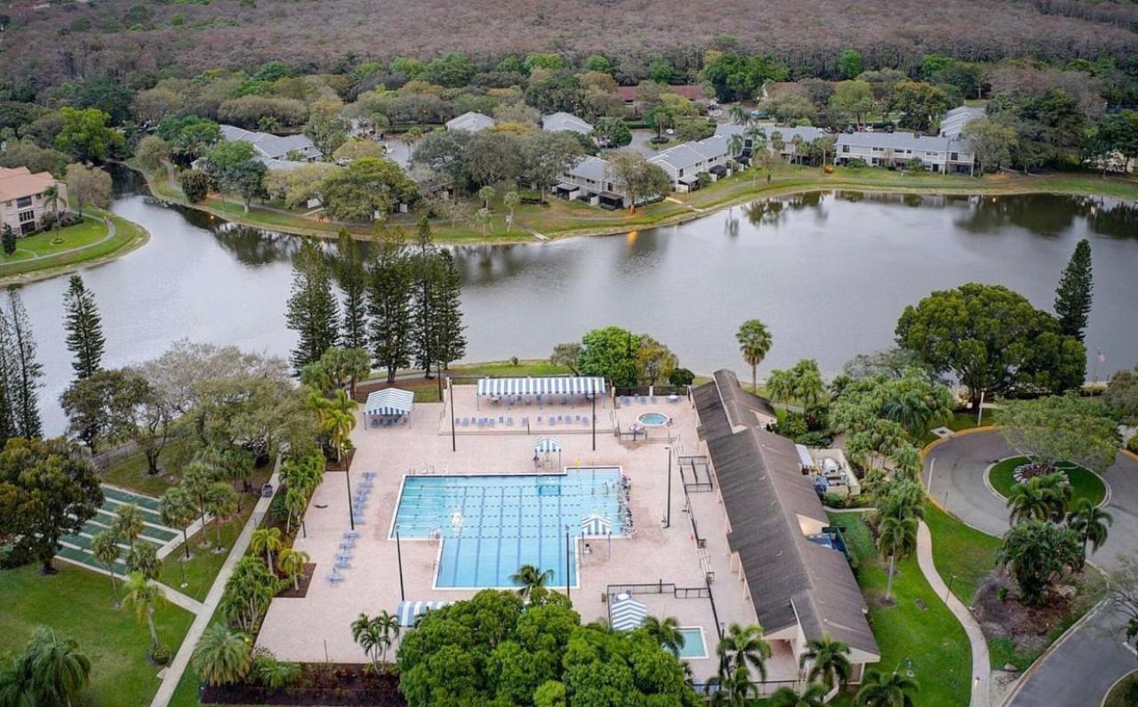 3993 Carambola Circle N, Unit 2998, Coconut Creek, FL 33066 Photo