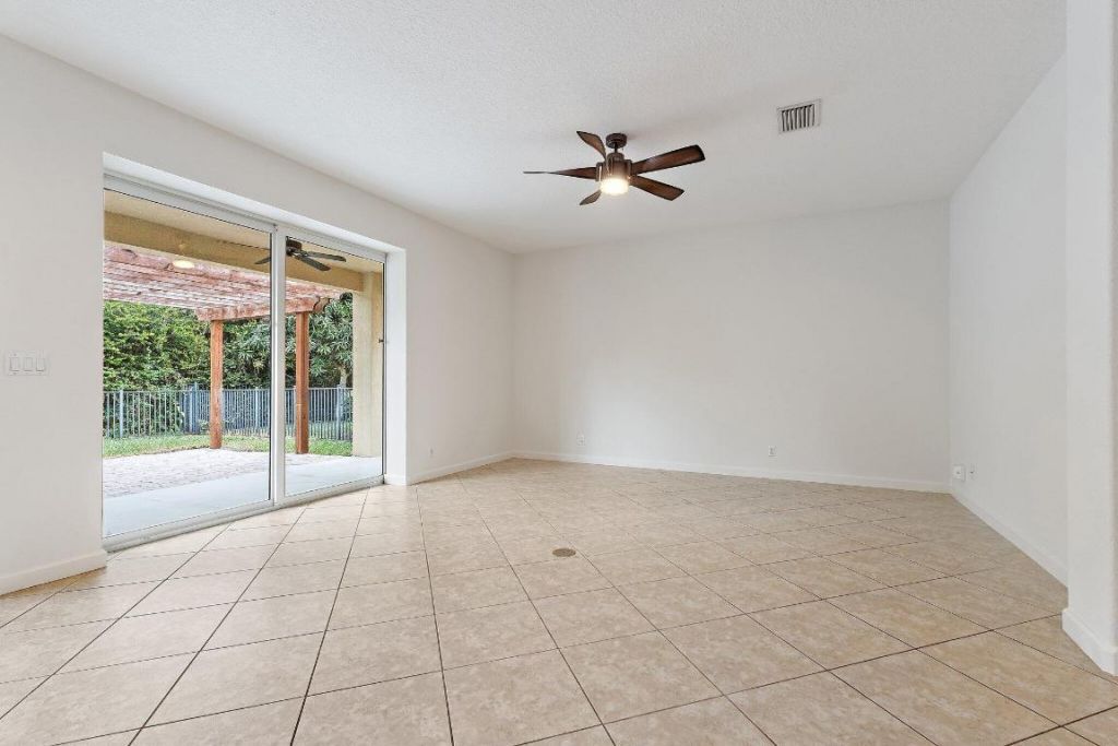 5903 SE Crooked Oak Avenue, Hobe Sound, FL 33455 Photo