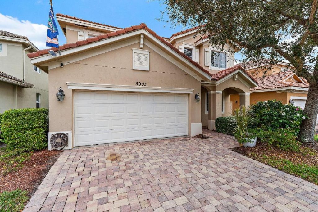 5903 SE Crooked Oak Avenue, Hobe Sound, FL 33455 Photo