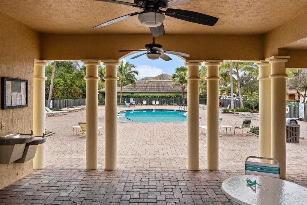 5903 SE Crooked Oak Avenue, Hobe Sound, FL 33455 Photo