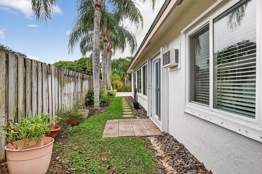 21725 Chimney Rock Park Circle, Boca Raton, FL 33428 Photo