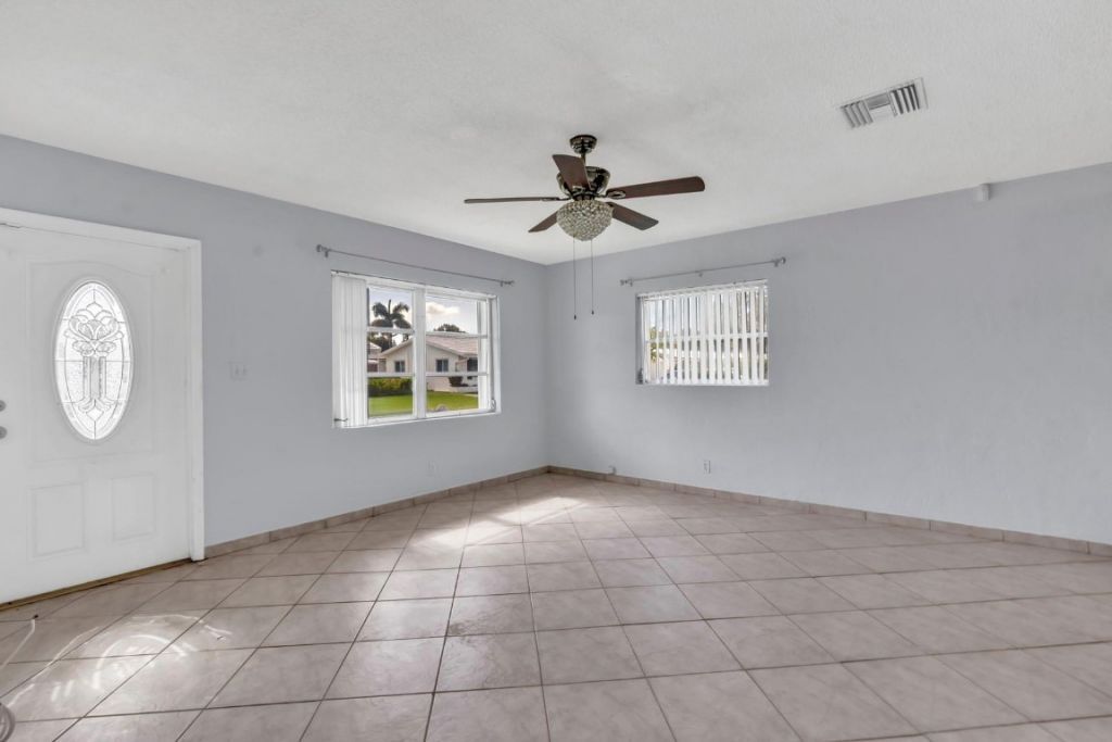 7115 NW 73rd Street, Tamarac, FL 33321 Photo