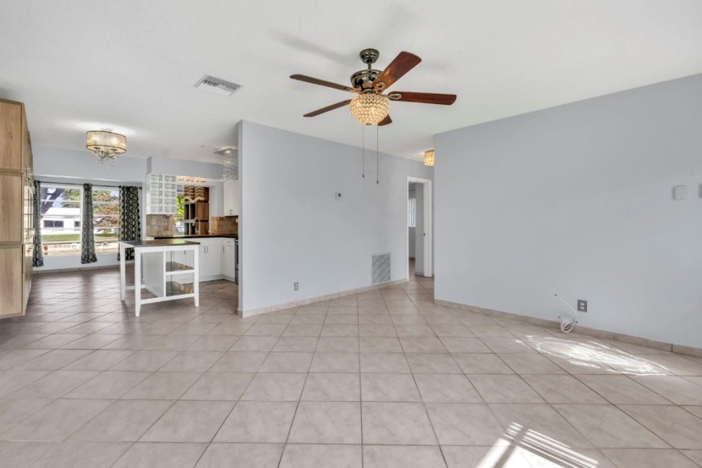 7115 NW 73rd Street, Tamarac, FL 33321 Photo
