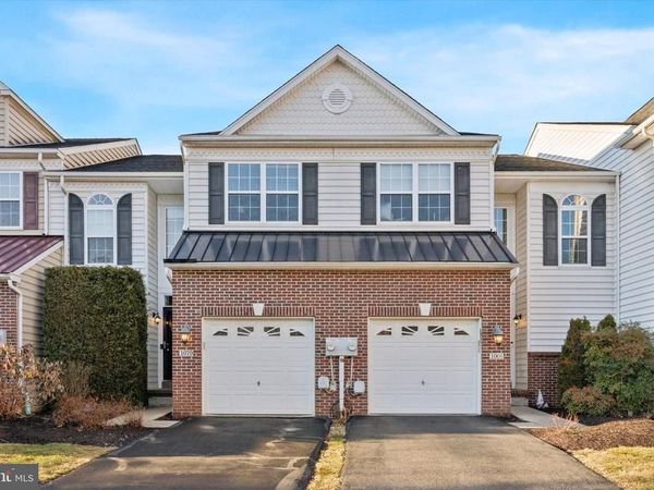 1070 ROSEMONT TERRACE, PENNSBURG, PA 18073