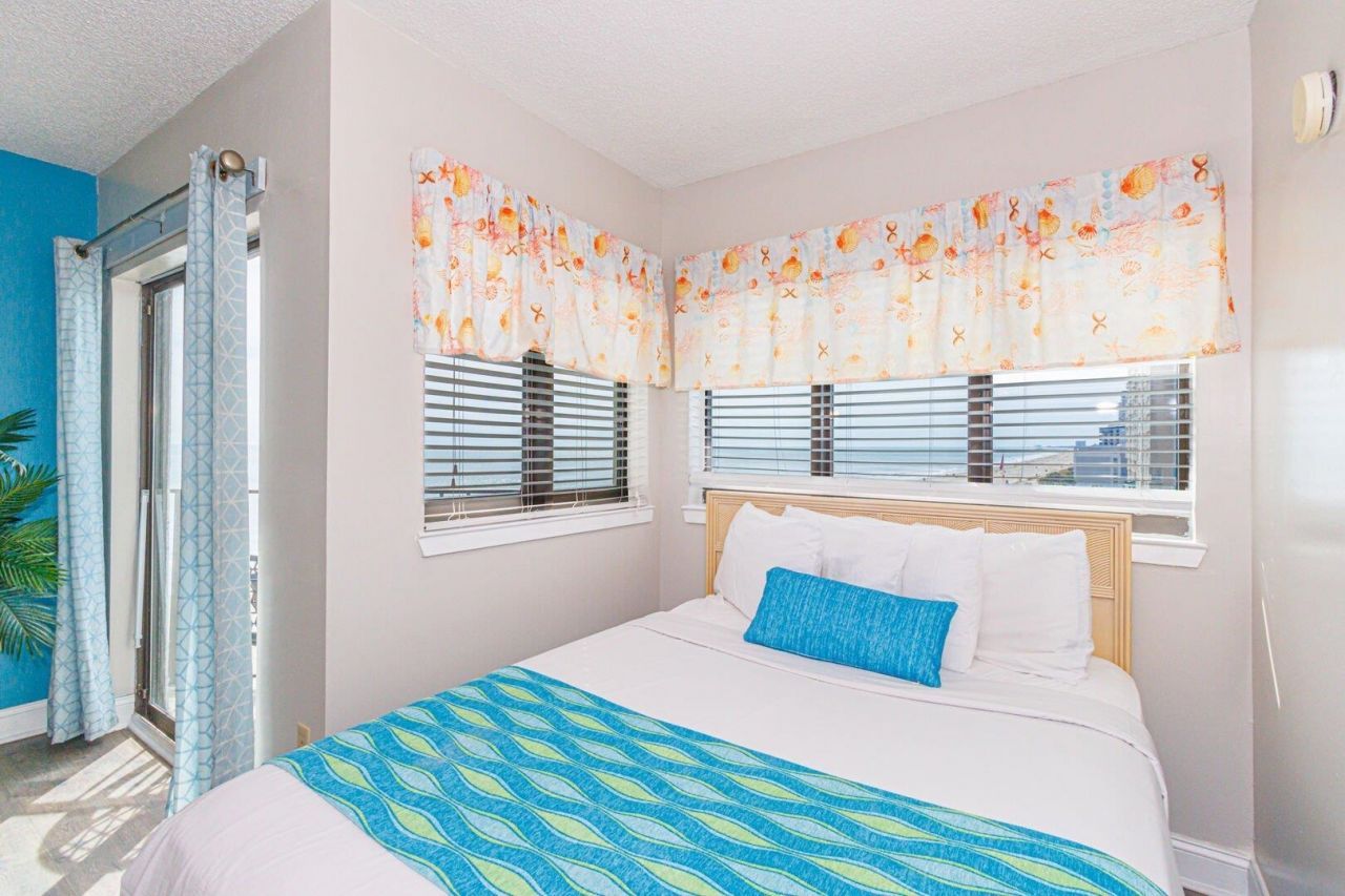 1605 S Ocean Blvd. S Photo 10