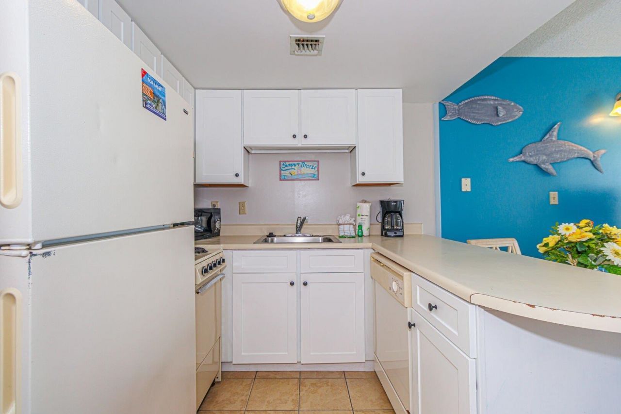 1605 S Ocean Blvd. S Photo 17