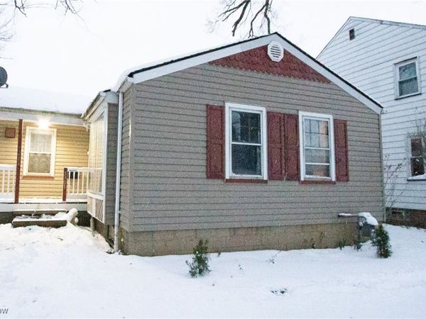 3303 Ingleside Drive, Parma, OH 44134