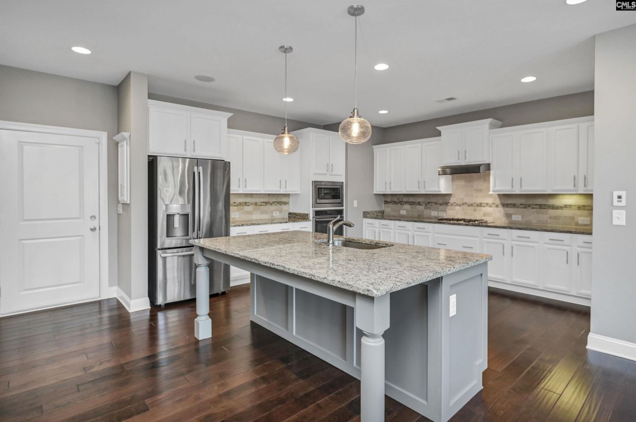 630 Dutchmans Creek Trail  Photo 7