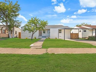 2017 Village Way, Dallas, TX 75216