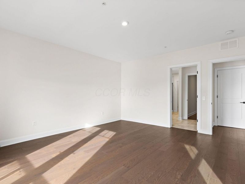 5233 Highpointe Lakes Drive, Unit 301, Westerville, OH 43081 Photo 15