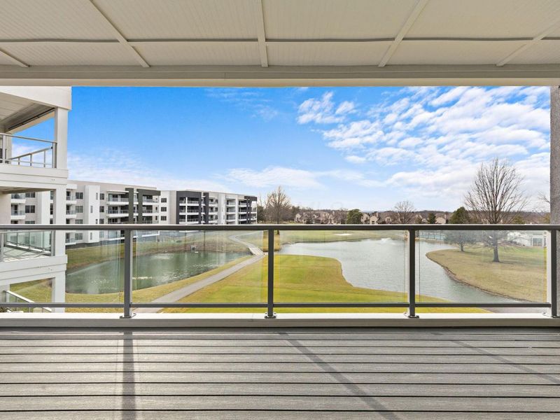 5233 Highpointe Lakes Drive, Unit 301, Westerville, OH 43081 Photo 2