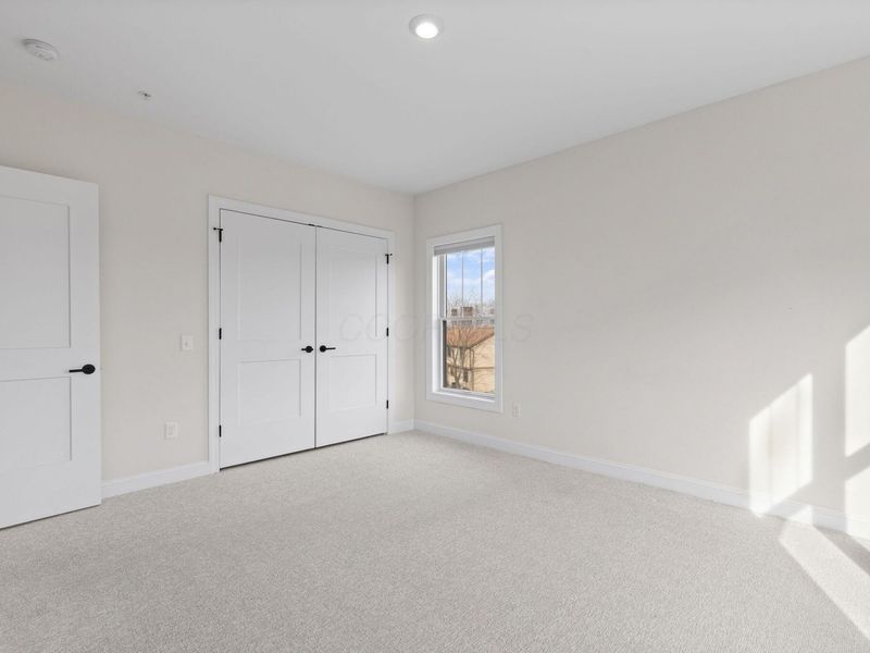 5233 Highpointe Lakes Drive, Unit 301, Westerville, OH 43081 Photo 22