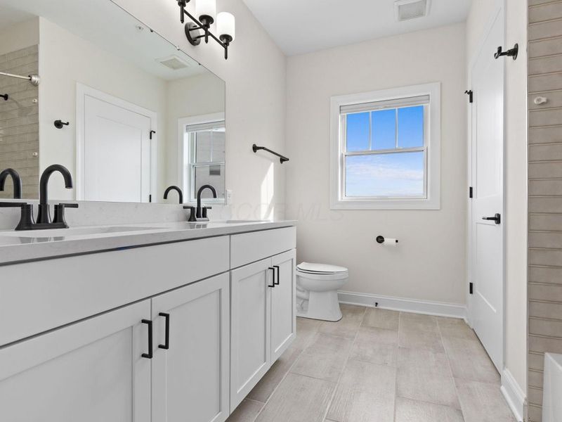 5233 Highpointe Lakes Drive, Unit 301, Westerville, OH 43081 Photo 24