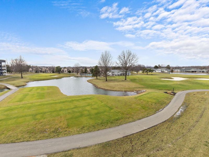 5233 Highpointe Lakes Drive, Unit 301, Westerville, OH 43081 Photo 3
