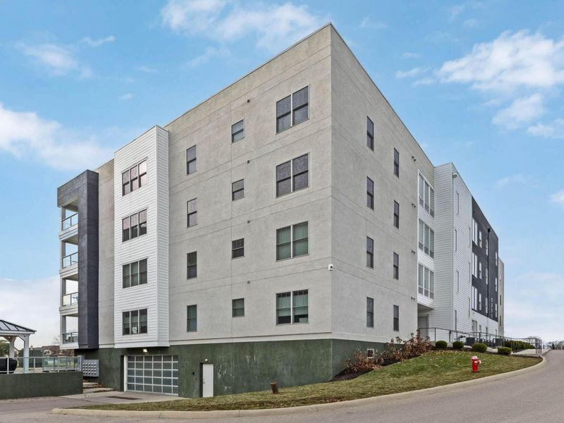 5233 Highpointe Lakes Drive, Unit 301, Westerville, OH 43081 Photo 35