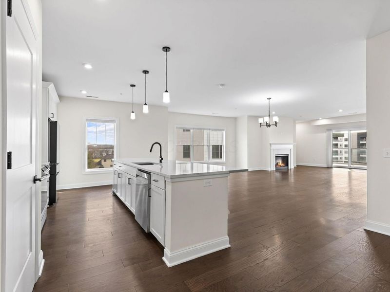 5233 Highpointe Lakes Drive, Unit 301, Westerville, OH 43081 Photo 4