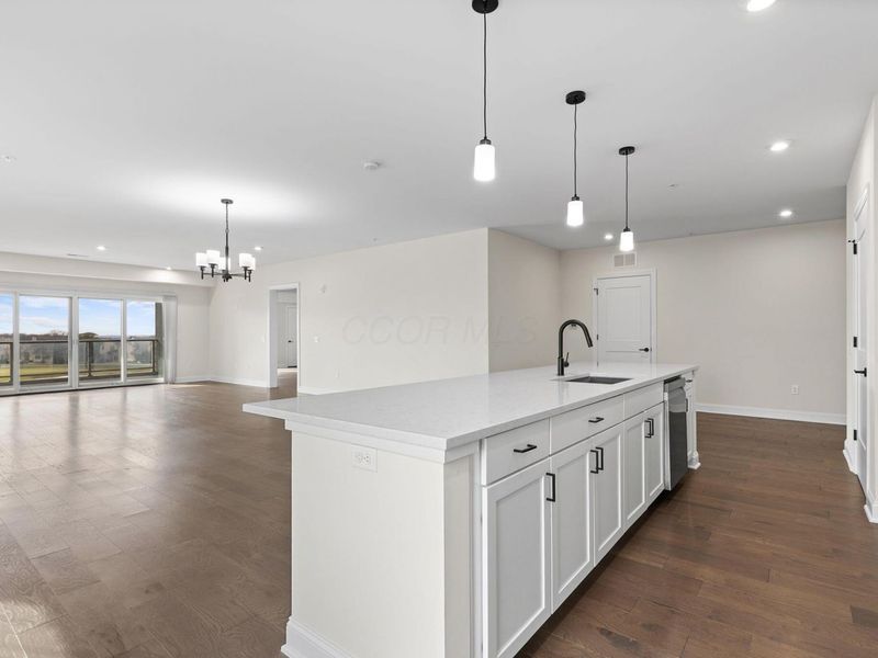 5233 Highpointe Lakes Drive, Unit 301, Westerville, OH 43081 Photo 5