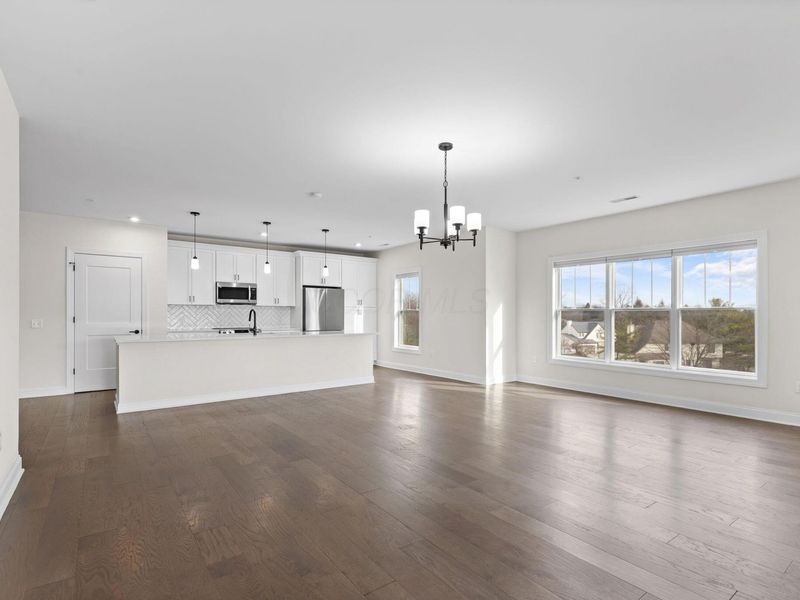 5233 Highpointe Lakes Drive, Unit 301, Westerville, OH 43081 Photo 9