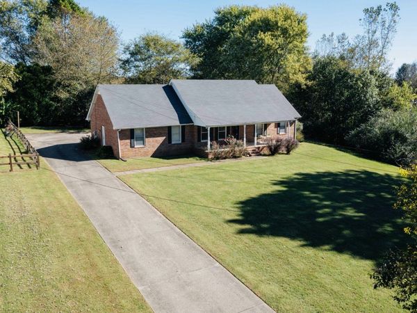 820 Jay Ln, Lascassas, TN 37085