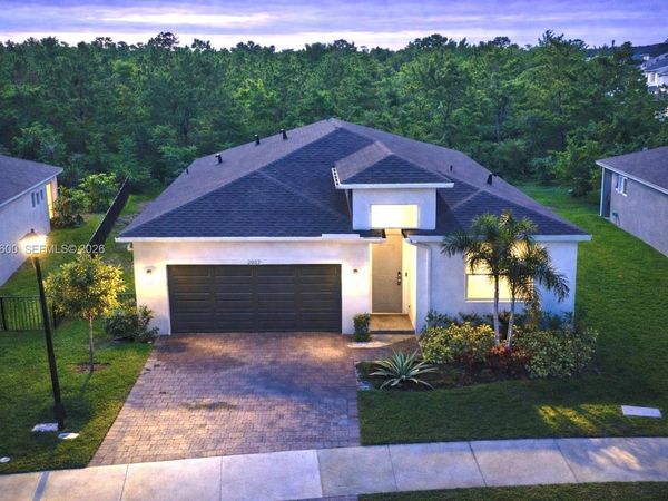 2099 NE Cedar St , Jensen Beach, FL 34957