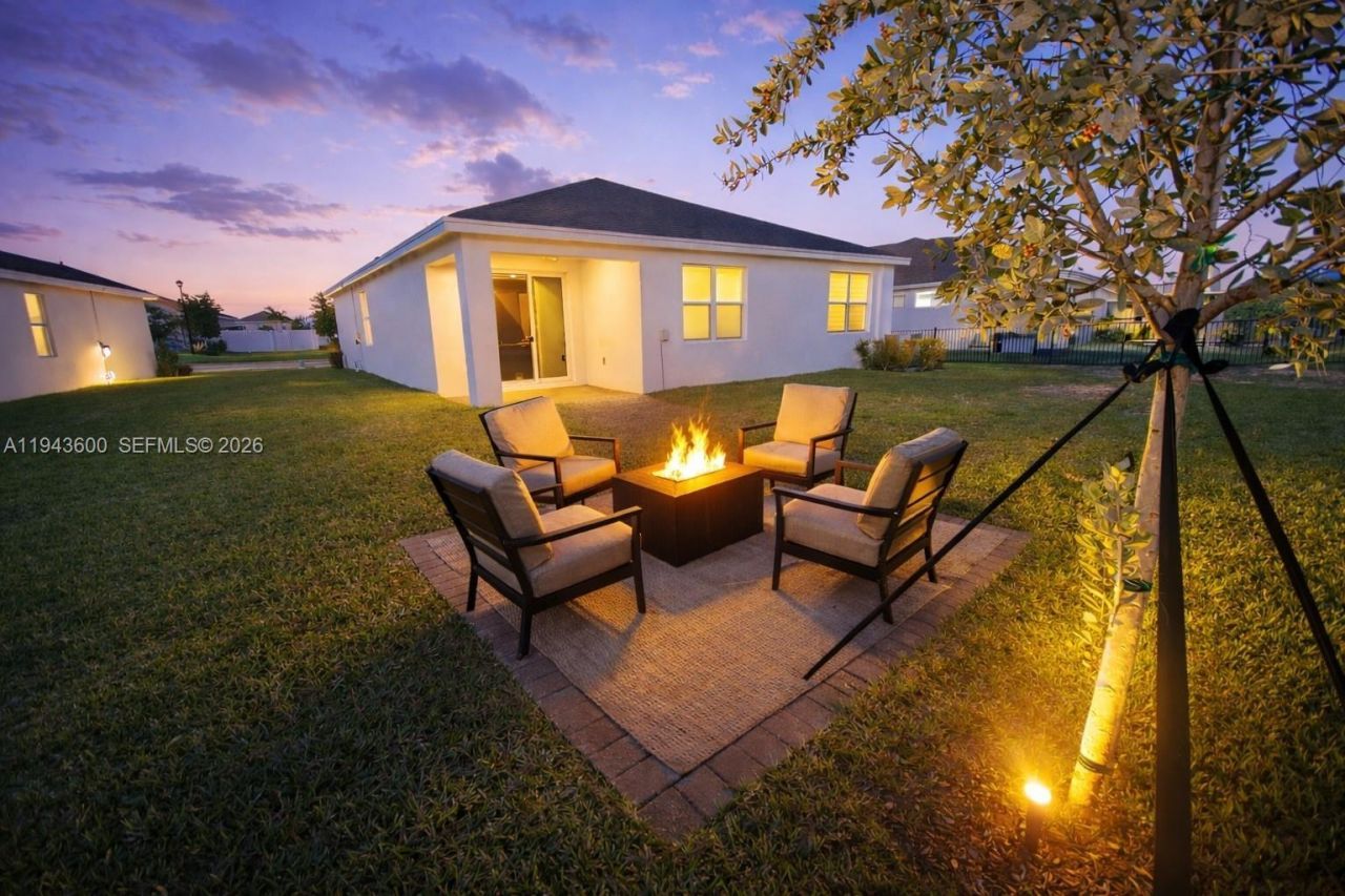 2099 NE Cedar St, Jensen Beach, FL 34957 Photo