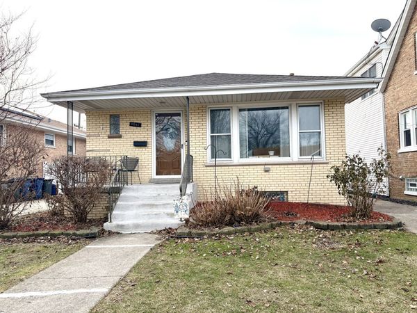 2841 W 100th Place, Evergreen Park, IL 60805