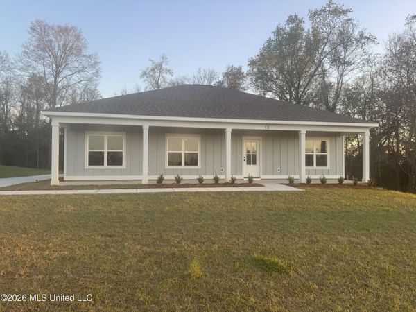 11 Shadow Wood Drive, McHenry, MS 39561