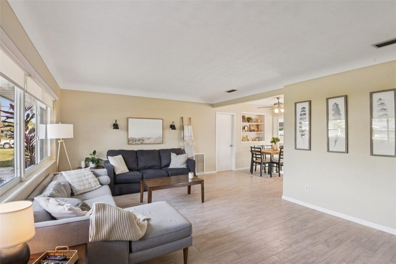 1945 59th Street N, Saint Petersburg, FL 33710 Photo