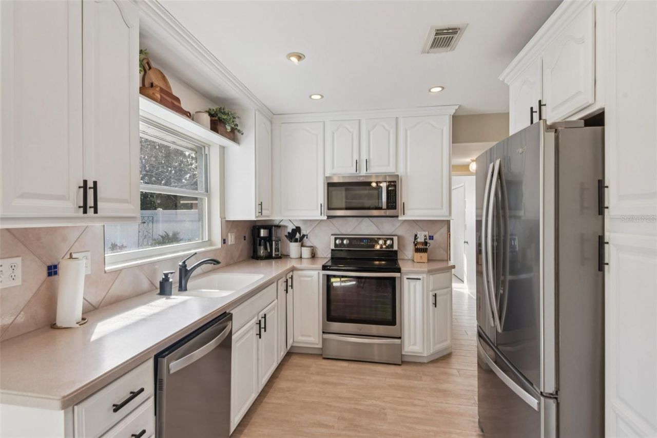 1945 59th Street N, Saint Petersburg, FL 33710 Photo