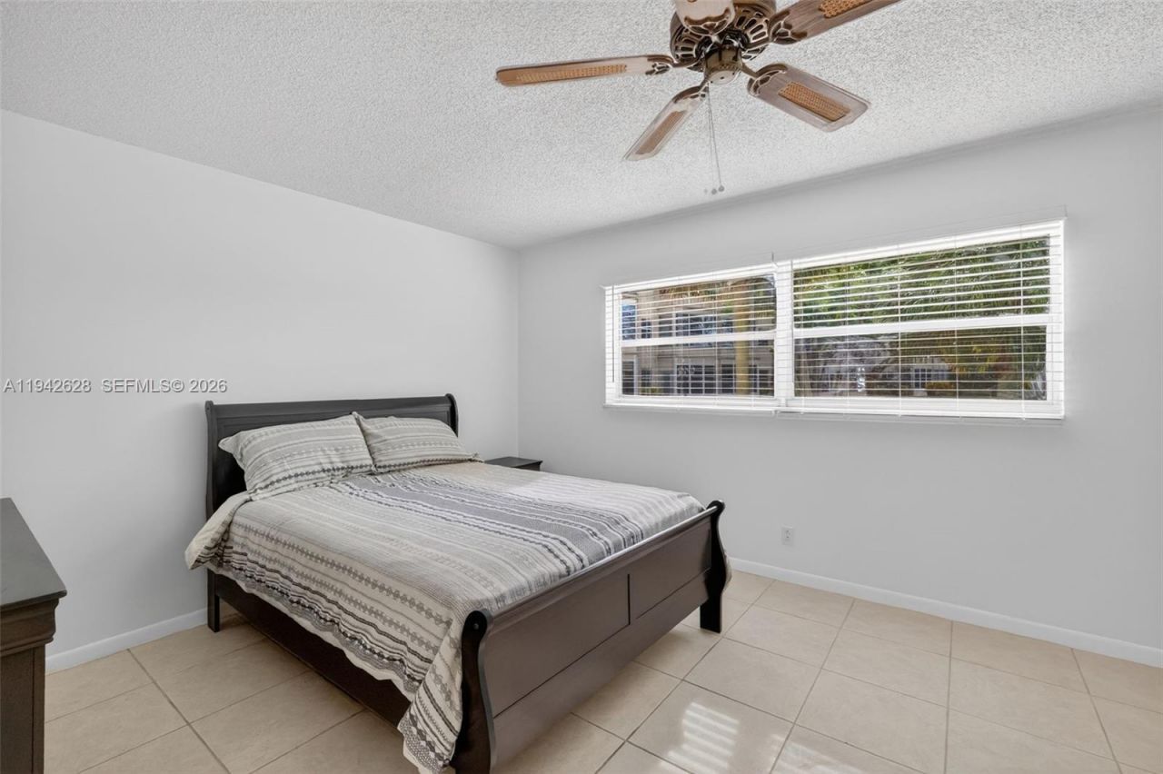 5000 NW 36th St , Unit 410, Lauderdale Lakes, FL 33319 Photo